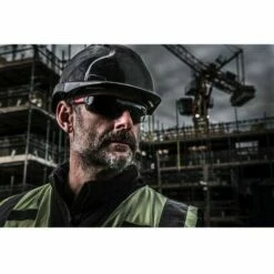 .MILWAUKEE. Lunettes De Sécurité Tintées MT 166 FT CE / 5-3.1 MT 1FT CE Milwaukee -Promos Protection des yeux : lunettes et masque Magasin 56376833 5